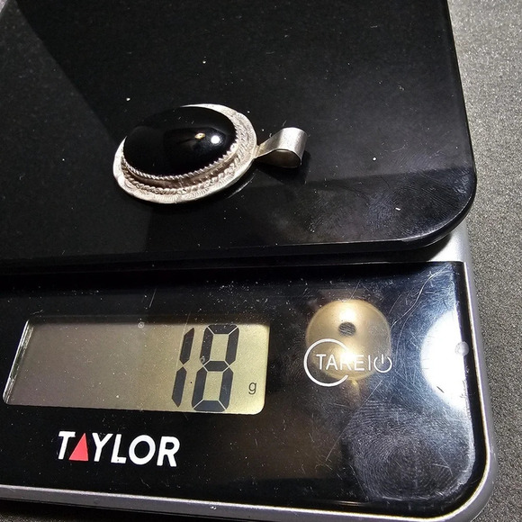 Artisan Signed HB Sterling Silver And Onyx Navajo Oval Saw Tooth Bezel Pendant - Picture 8 of 8